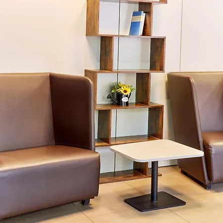 B&B Hotel Trier Otel